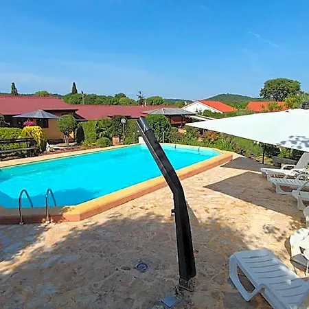 Poolside Compact Family Lea Rovinj